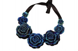 roses_necklace0111