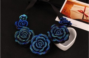 roses_necklace02